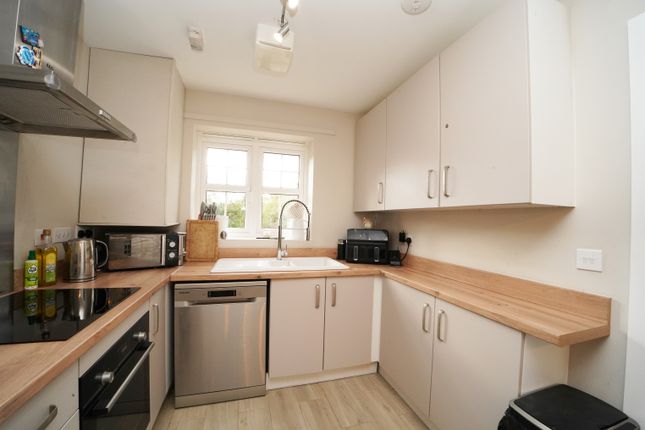 7, Sywell Road, Shrivenham, Swindon photo 4