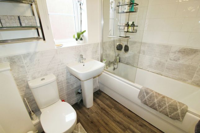 End terrace house for sale in Drake Avenue, Blyth