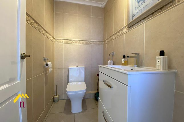 Detached bungalow for sale in South End, Thorne, Doncaster