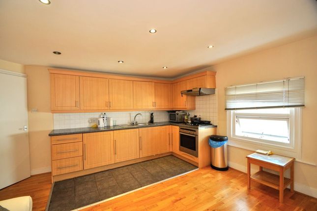 Flat 3, 117a, Merton Road, London photo 2