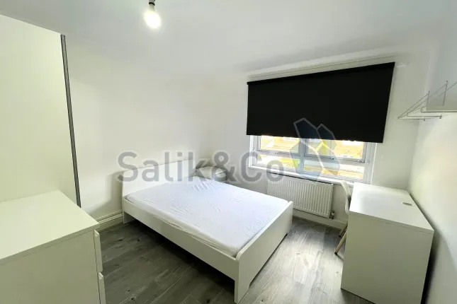 68, Swanfield Street, London photo 2