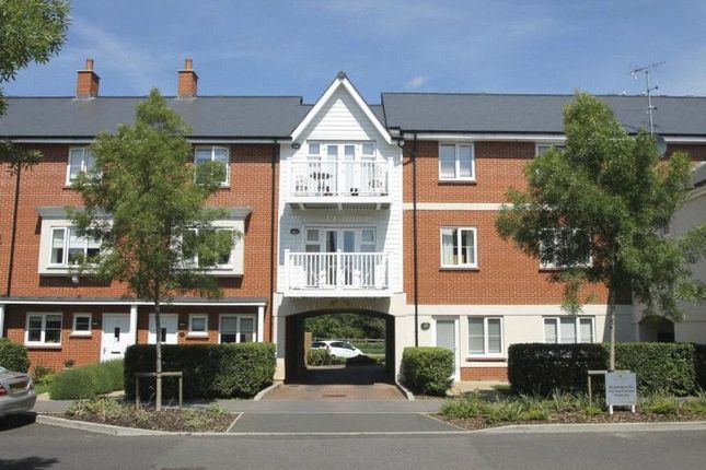 Studio flat on Penhurst House, 20, Sierra Road, Buckinghamshire, £1,350/mo