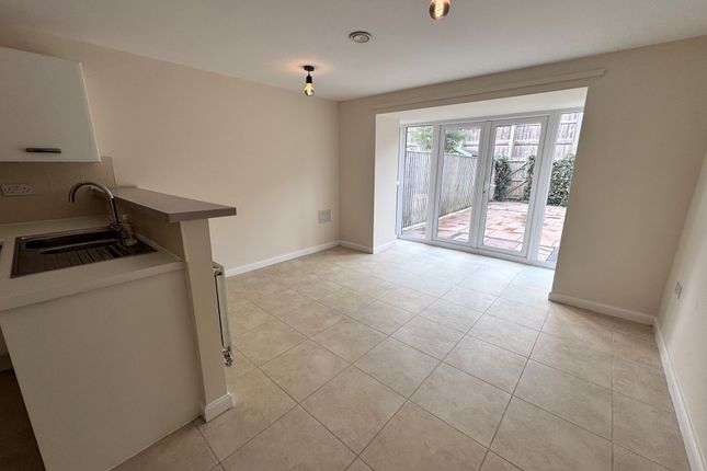 8 Smithy Brook Fold, High Peak photo 3