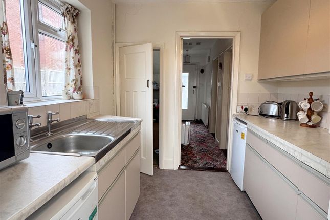 2, Greenlands Road, Newbury photo 4