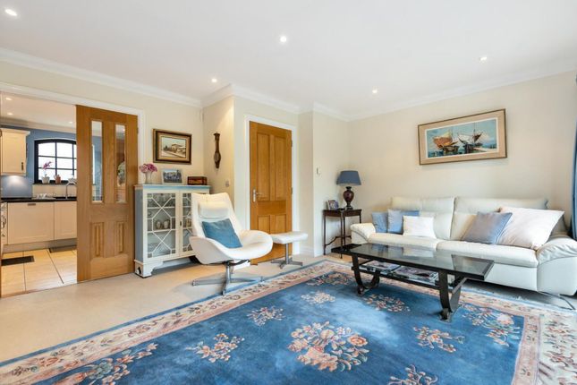 33 Canal Wharf, Chichester photo 4