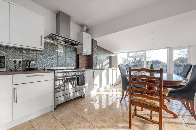 9 Milton Avenue, Barnet photo 4