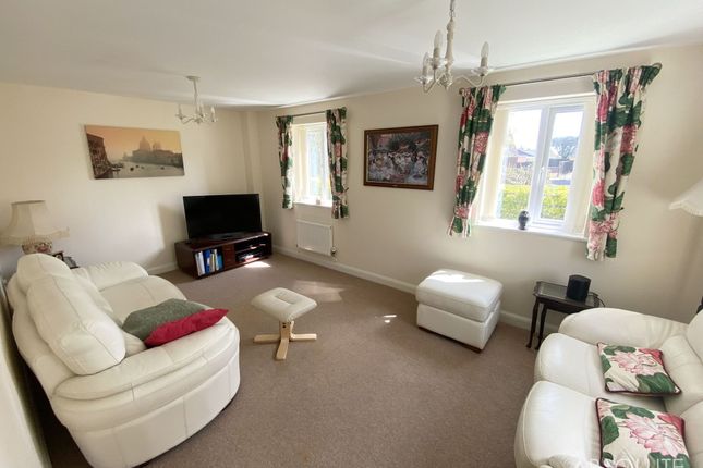 58 Pavilions Close, Brixham photo 2