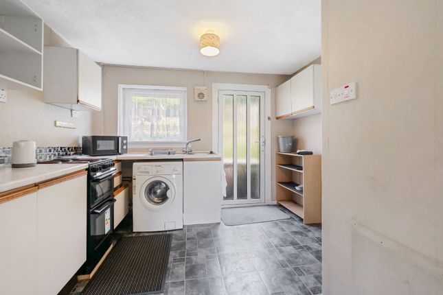 9, Lochearn Crescent, Renfrewshire photo 4