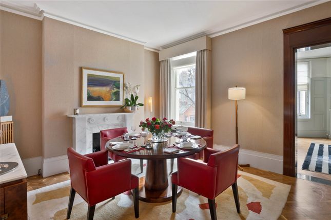 Flat 11, Shelley Court, 56, Tite Street, London photo 2