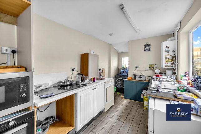 139, Harold Street, Grimsby photo 4