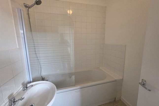 860, Hyde Road, Manchester photo 2