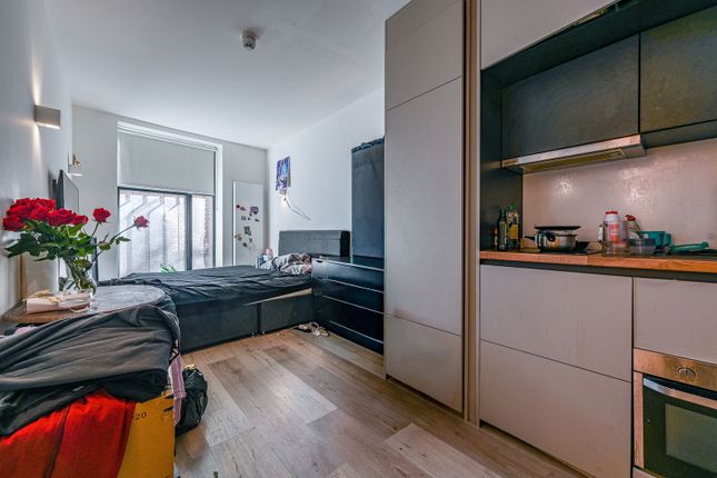 Studio flat on b2rc6430348, The Antigallican, North Greenwich, £1,361/mo