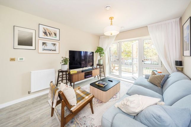 11 Buttercup House, 5, Springfield Drive, London photo 2