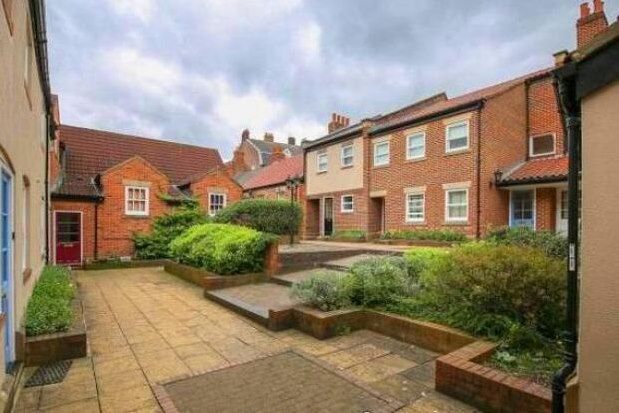 Mews house to rent in Tanners Court, Newcastle Upon Tyne
