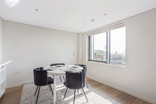 Flat for sale in Merchant Square East, London