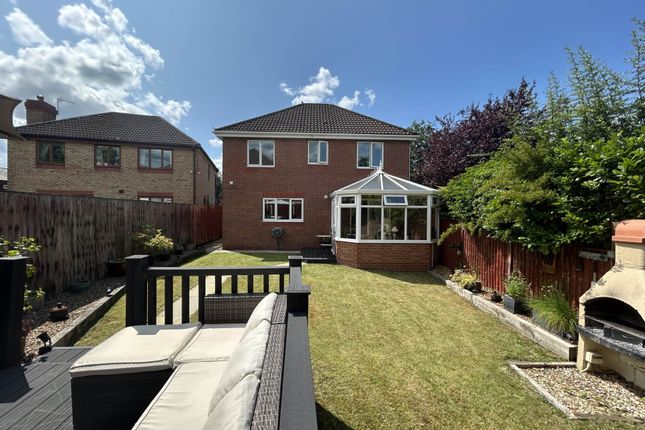 10, Gulvain Place, Oldham photo 3