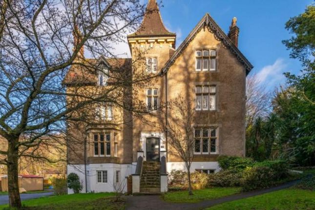 2-bed flat on Flat Flat 1, 21, Raglan Road, Reigate, £332,500
