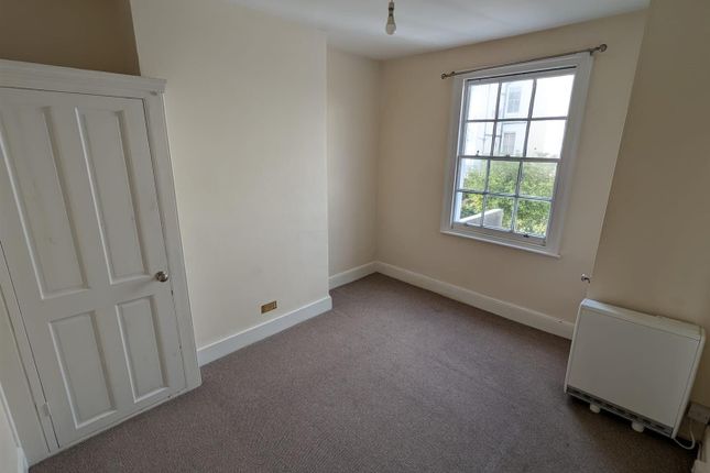 Flat 3, 15, Clifton Street, Brighton photo 2