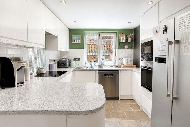19, Arnhill Road, Gretton photo 2