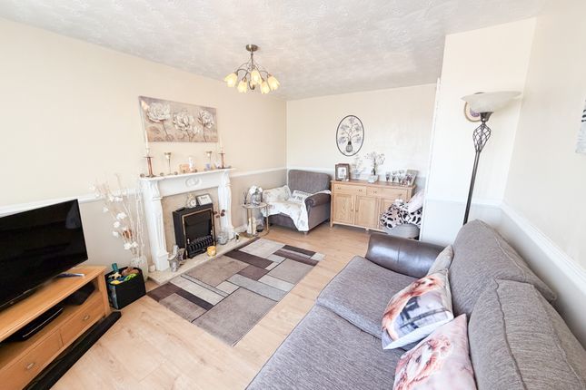 30, Byatts Grove, Stoke-on-Trent photo 2