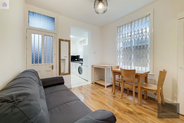 Thumbnail Flat to rent in Crownstone Road, London