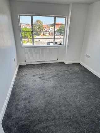 Canewdon Road, Westcliff-on-Sea photo 4