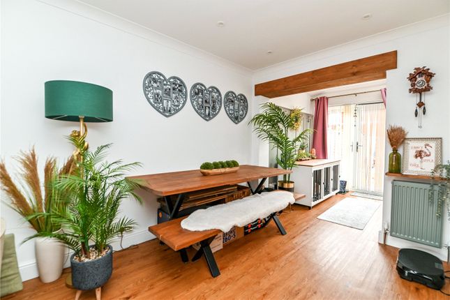 30, Larch Close, Lymington photo 4