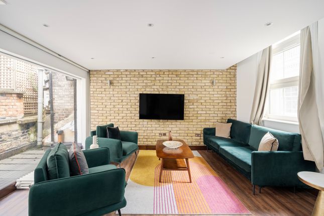 18 Ovington Mews, London photo 3