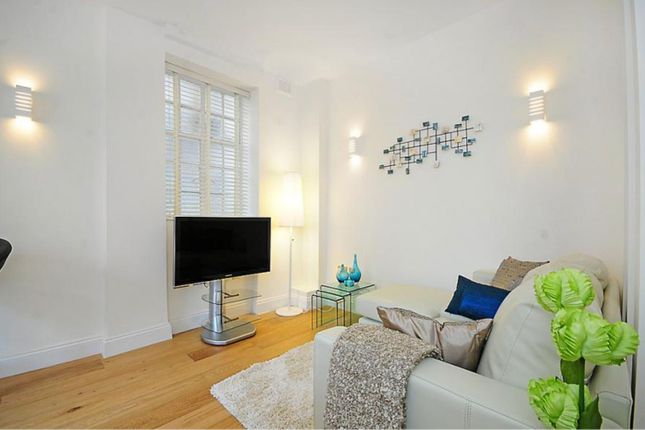 Flat for sale in Porchester Gardens, London