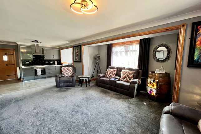 25, Burnbrae, Sauchie photo 3