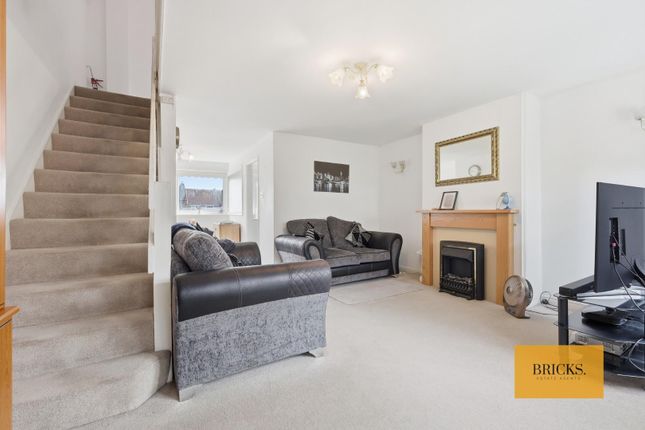45, North Dene, Chigwell photo 2