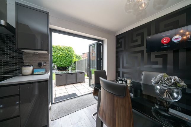 4, Kingfisher Drive, Hertfordshire photo 5