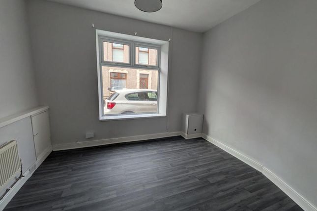 29 Stafford Street, Llanelli photo 3
