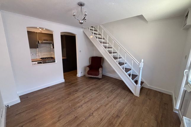 26 Hereward Green, Loughton photo 2
