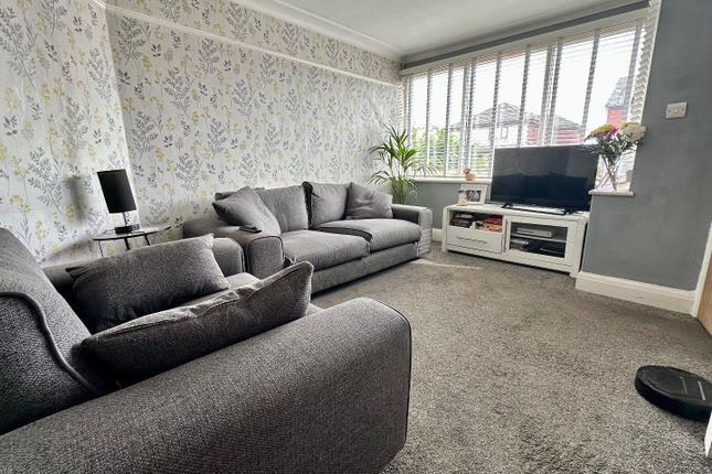 107, Common Edge Road, Blackpool photo 2