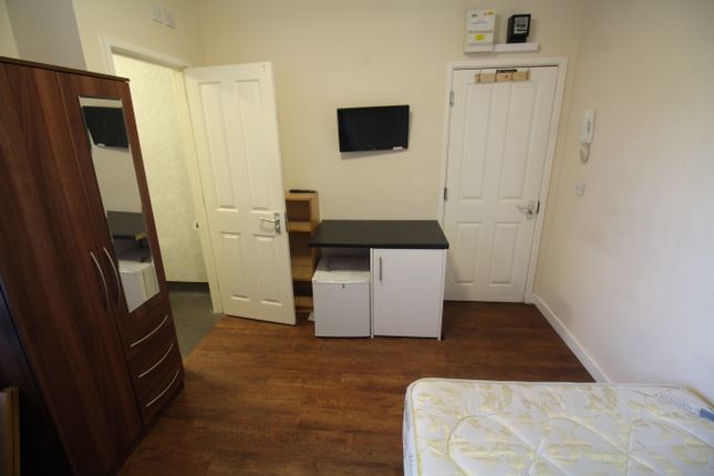 Room to rent in Humber Avenue, Coventry