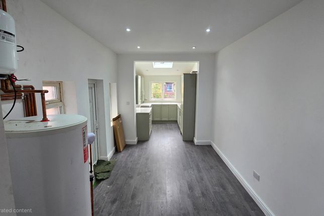 16 Filey Road, Manchester photo 4