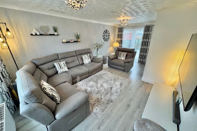 94, Lomond Place, Irvine photo 2