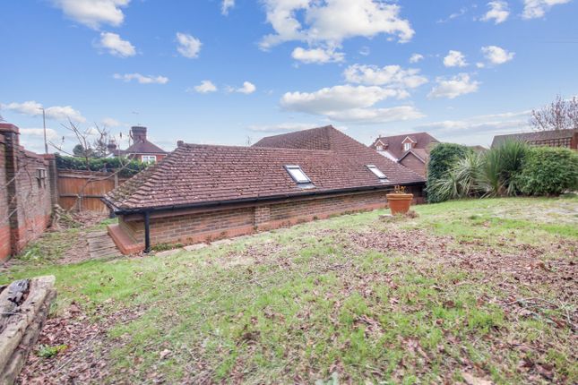 1, Walhatch Close, Forest Row photo 2