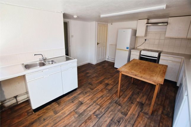 21, Longroyd Crescent, Leeds photo 5