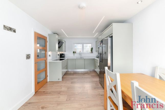 4, Knights Court, Narberth photo 4