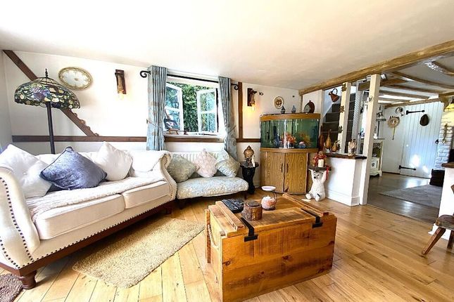 Mayfield, High Road, Stanford-le-Hope photo 2