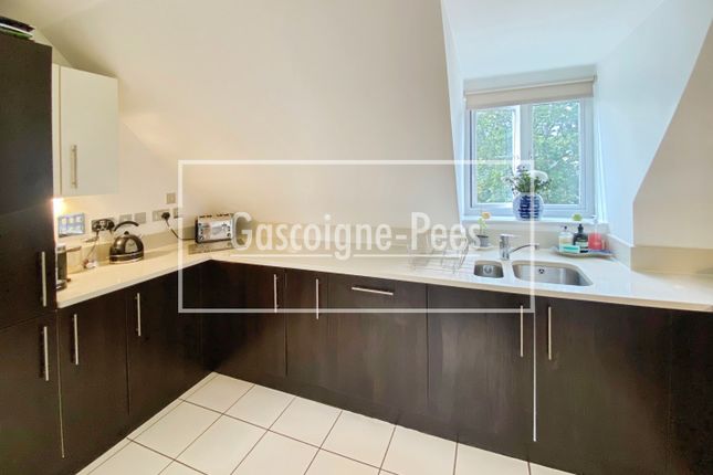 8, Dorking photo 3