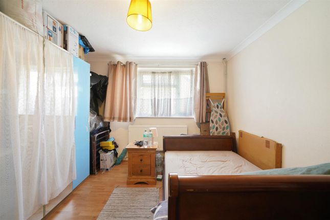 3 Keats Court, Byron Road, Wembley photo 4