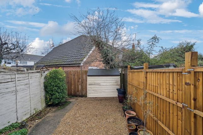 3 Sunnymede Cottages, Ray Mill Road East, Maidenhead photo 2