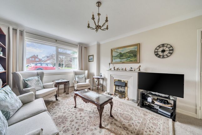 44, Ladycroft Way, Orpington photo 2