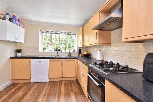 25, Ladymead Close, Northampton photo 4
