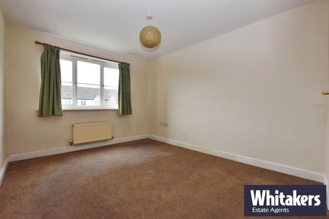 Flat to rent in Hainsworth Park, Hull