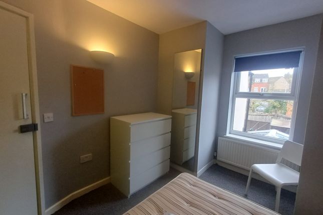Room 5, 118, Wherstead Road, Ipswich photo 4