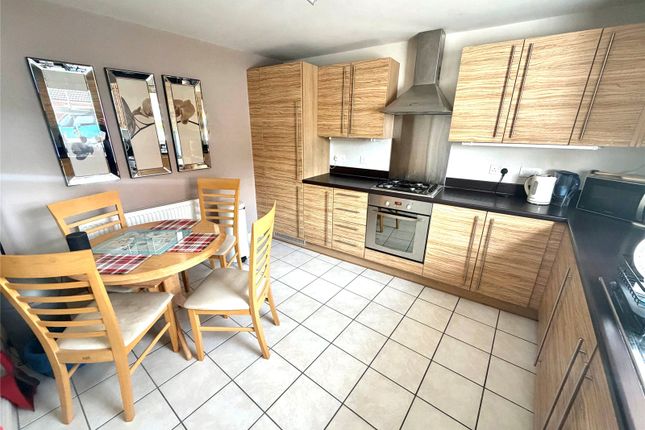 12, Violet Road, Wakefield photo 2